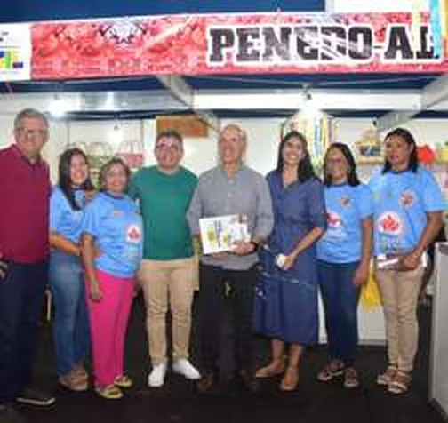 Grupo de cultura popular se apresentando durante evento da ART PEN